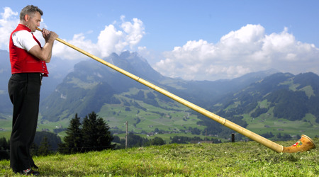 Josef Rempfler mit Alphorn