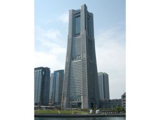 Ansicht des höchsten Gebäude Japans (Landmark Tower: 296 m)