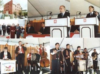 Botschaftneueröffnung in La Paz, mit Eric Martin und dem Aussenminister von Bolivien, zusammen mit der Boivianischen Gruppe "Ayra