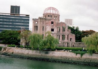 Der "Atomic Bomb Dome" von Hiroshima. (vom 1. Atomabwurf 6. August 1945) Dieser Dom gilt als Weltkulturerbe und ist ein mahnendes Symbol für ewigen, weltweiten Frieden.